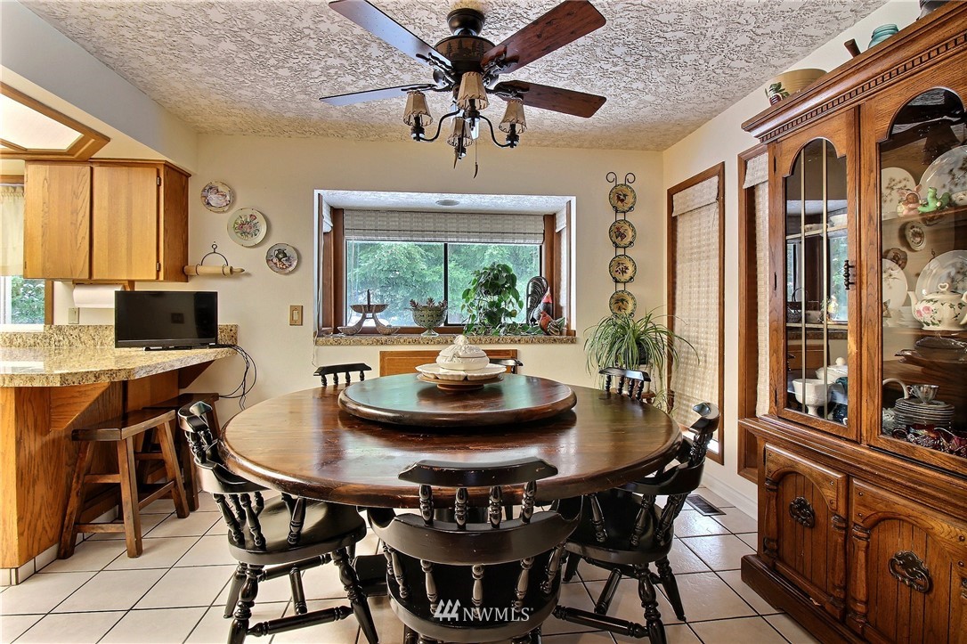 3702 Northeast 288th Road Camas, WA 98607 - Photo 6 of 25 Gallery Image 6