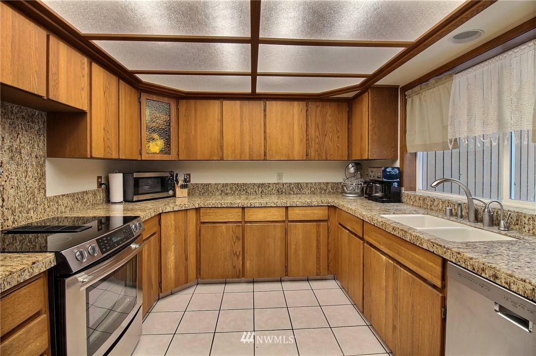 3702 Northeast 288th Road Camas, WA 98607 - Photo 8 of 25 Gallery Image 8
