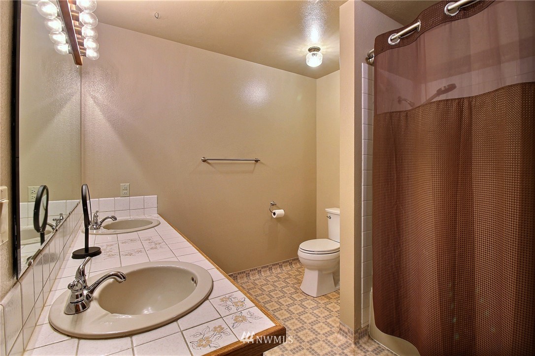 3702 Northeast 288th Road Camas, WA 98607 - Photo 9 of 25 Gallery Image 9