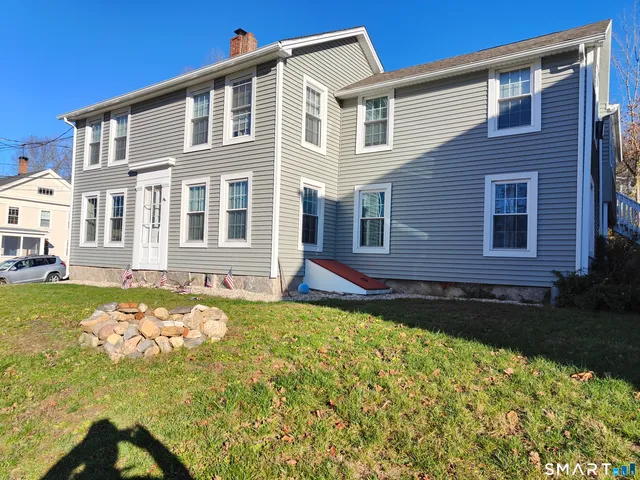 $1,500 | 19 East Street, Canton, CT 06019