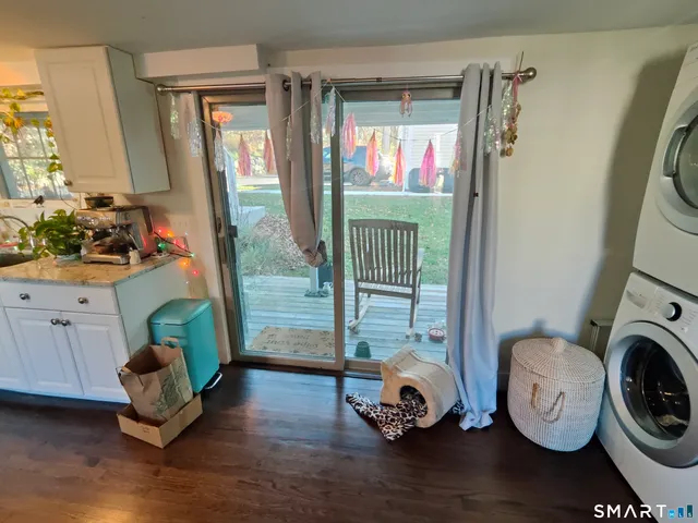 $1,500 | 19 East Street, Canton, CT 06019