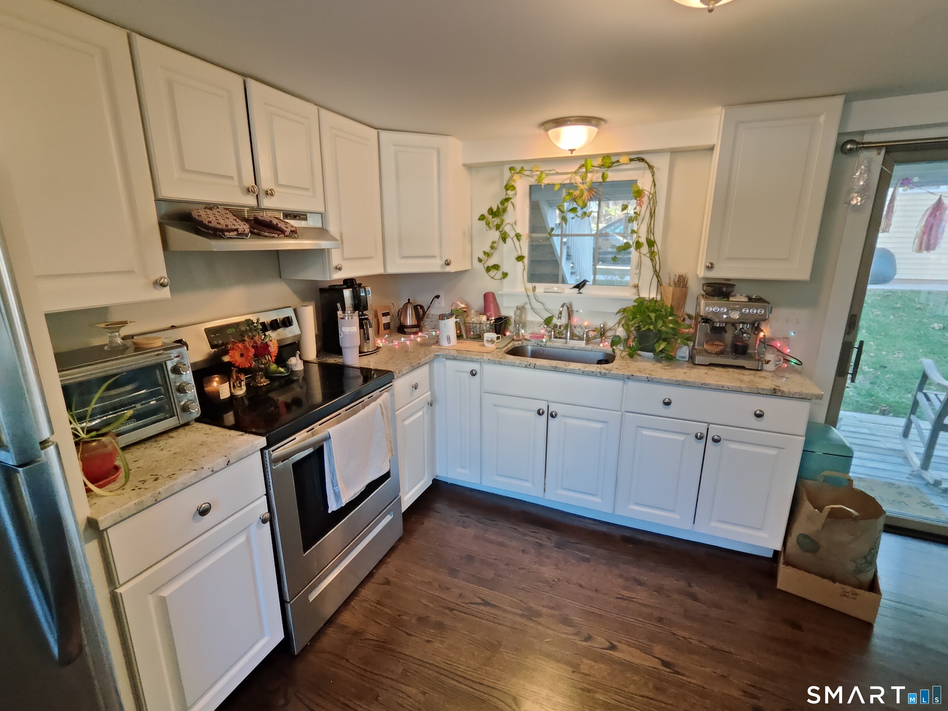 19 East Street Canton, CT 06019 - Photo 3 of 16