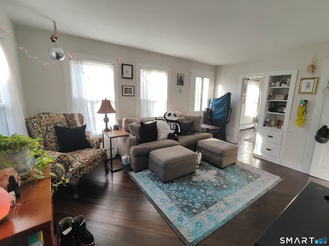 $1,500 | 19 East Street, Canton, CT 06019