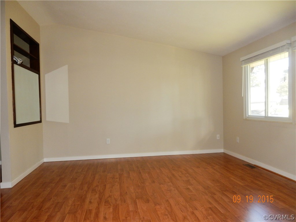 9322 Becton Road Glen Allen, VA 23060 - Photo 3 of 24 Gallery Image 3