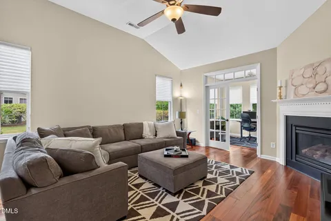 $579,000 | 1060 Kingston Grove Drive, Cary, NC 27519