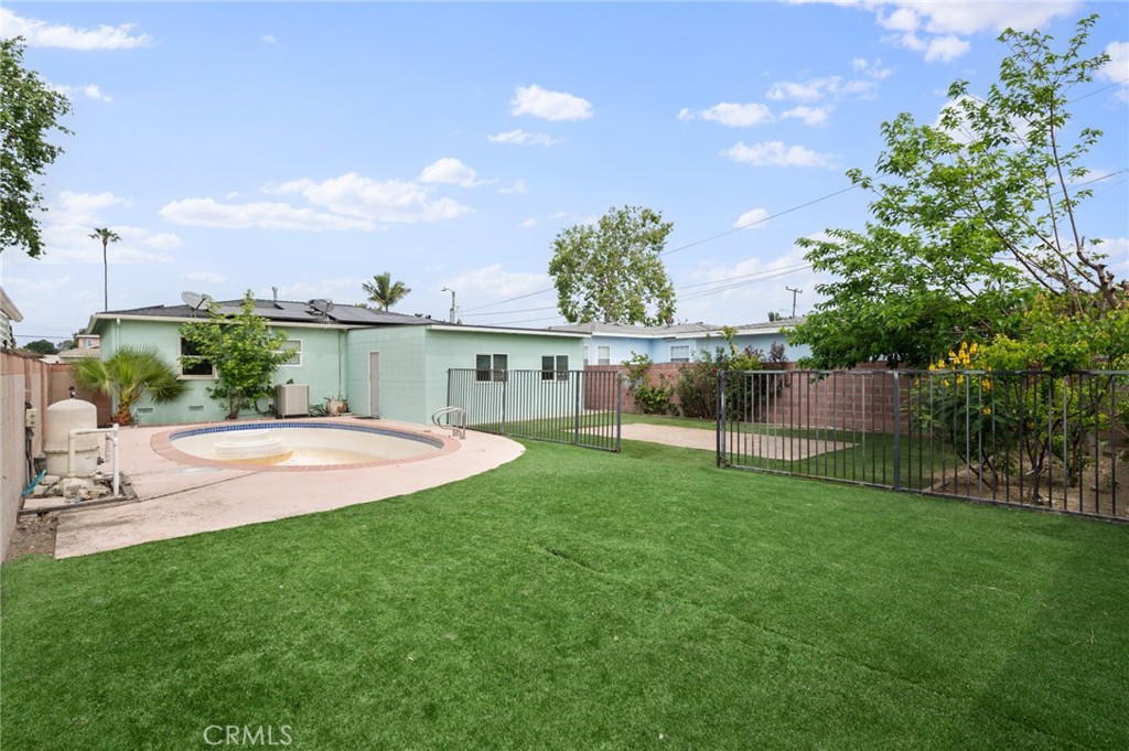2736 Jackson Street East Carson, CA 90810 - Photo 32 of 37