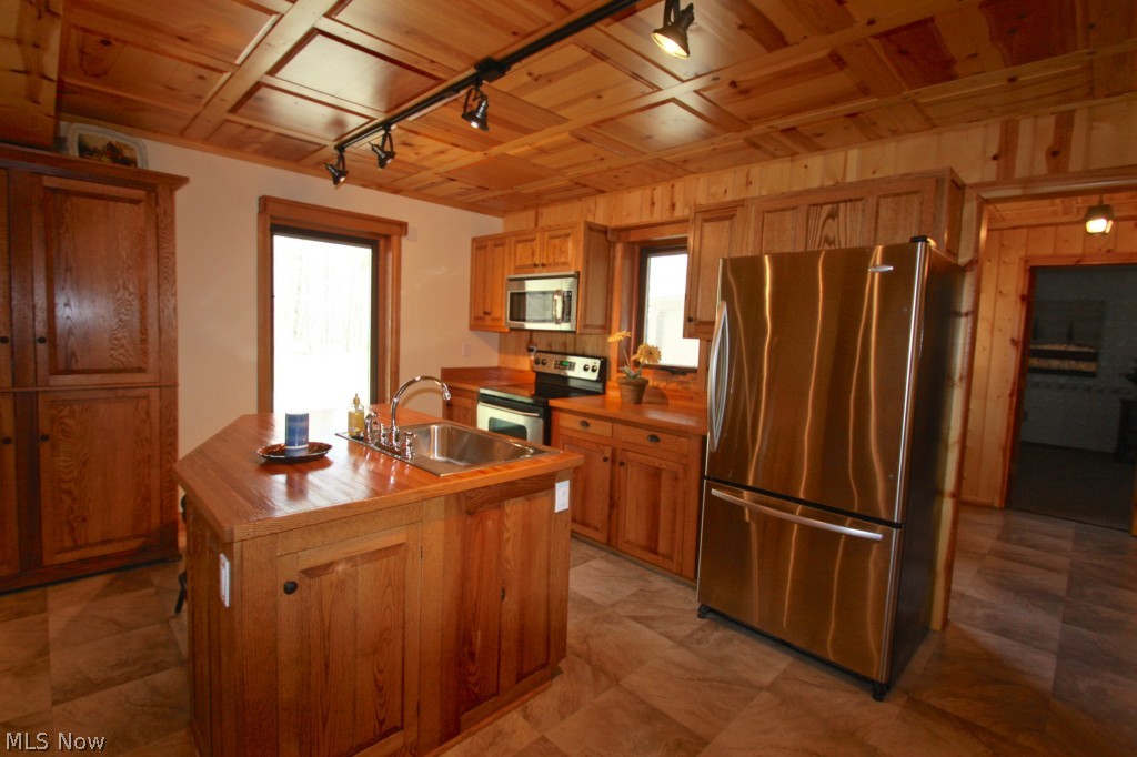 16440 Valley Road Chagrin Falls, OH 44023 - Photo 8 of 24 Gallery Image 8