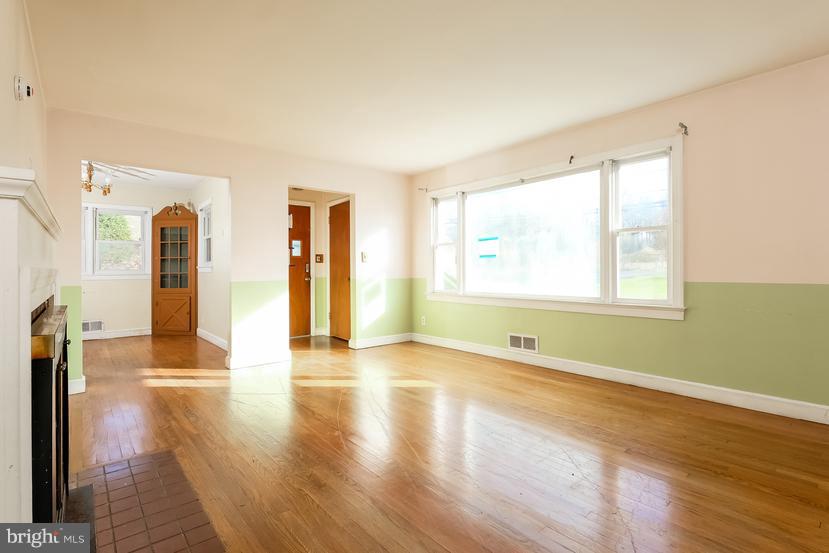 6508 Sandy Spring Road Laurel, MD 20707 - Photo 15 of 25 Interior (General)