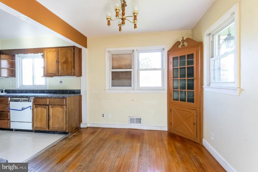 6508 Sandy Spring Road Laurel, MD 20707 - Photo 16 of 25 Kitchen