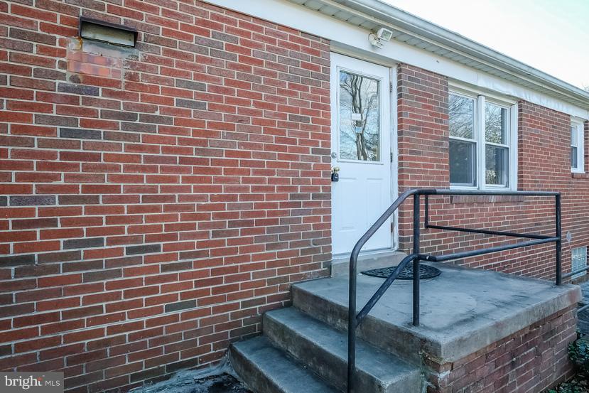 6508 Sandy Spring Road Laurel, MD 20707 - Photo 9 of 25 Exterior (General)