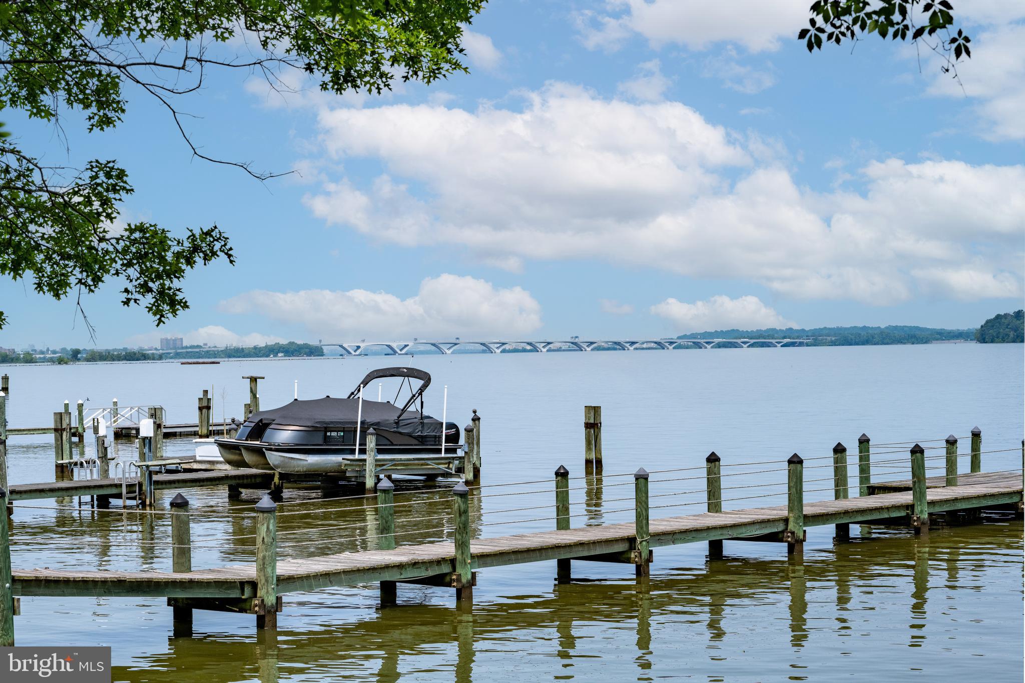 7813 Southdown Road Alexandria, VA 22308 - Photo 5 of 38
