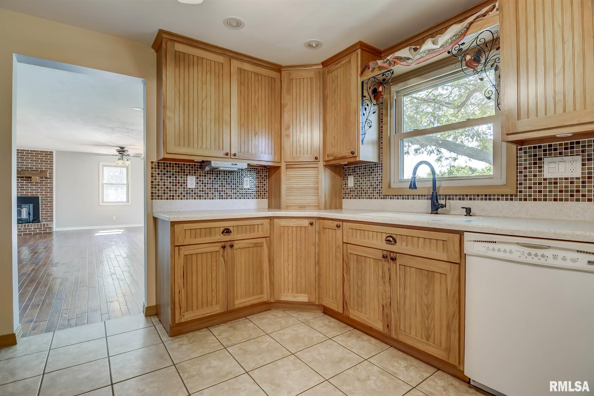 2531 County Road 625 East Rochester, IL 62563 - Photo 11 of 50 Gallery Image 11