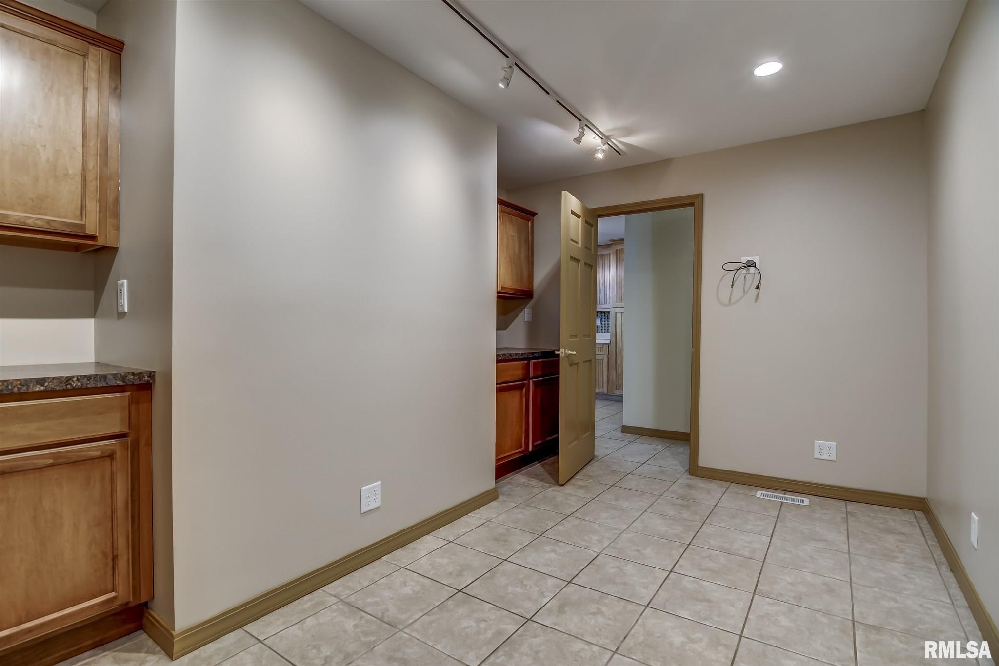 2531 County Road 625 East Rochester, IL 62563 - Photo 17 of 50 Gallery Image 17