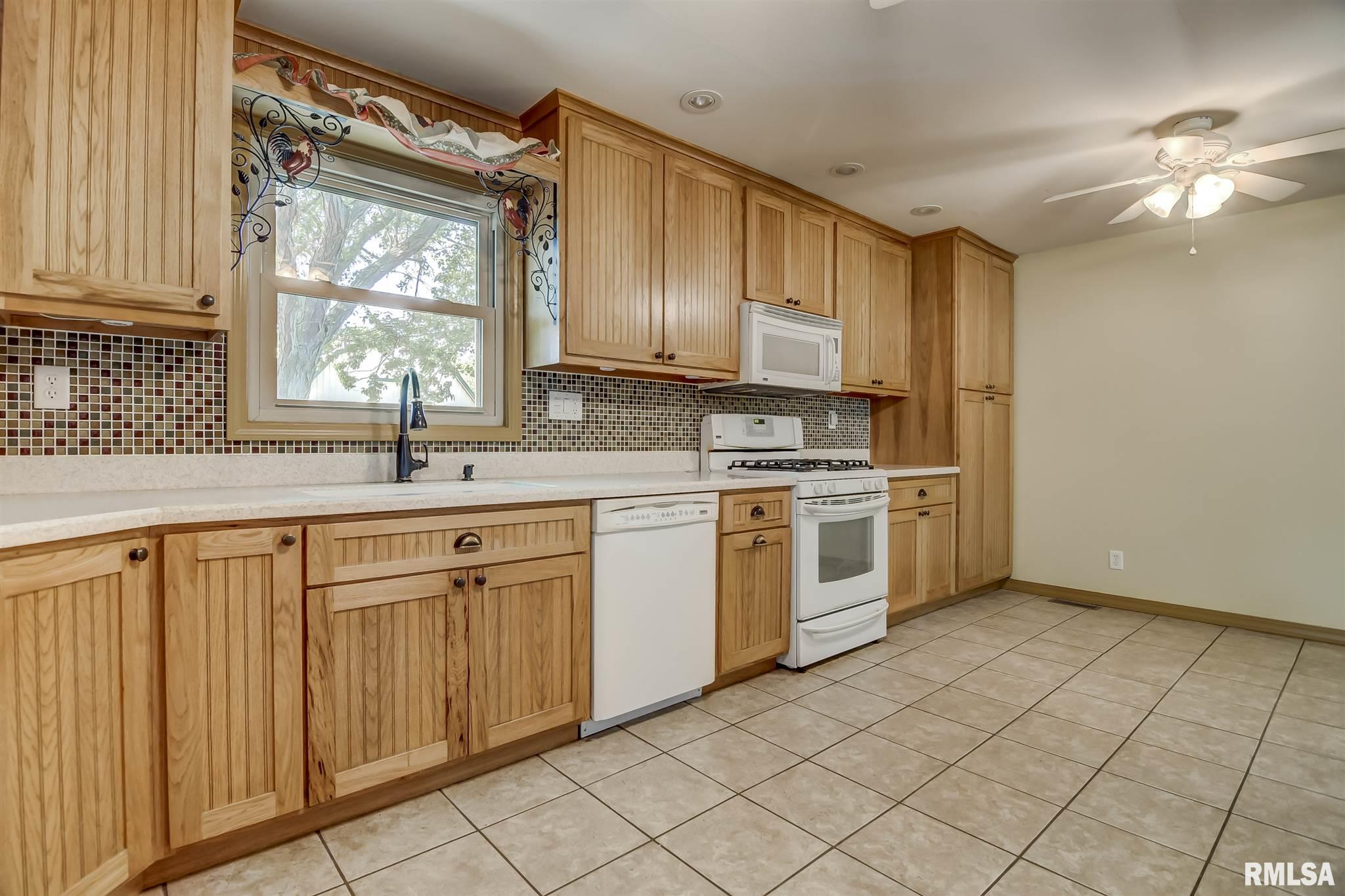 2531 County Road 625 East Rochester, IL 62563 - Photo 10 of 50 Gallery Image 10