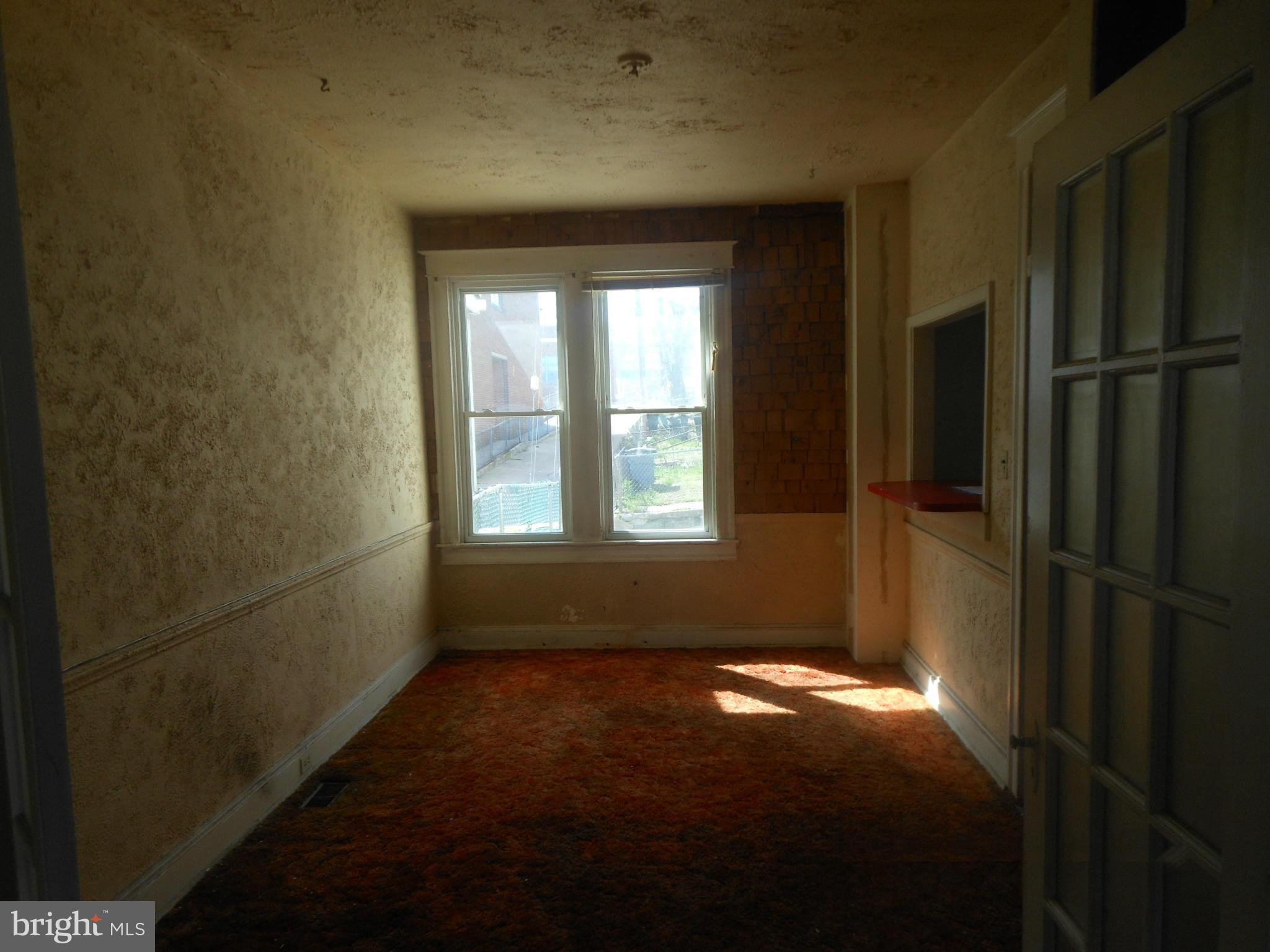418 Edgewood Street Baltimore, MD 21229 - Photo 4 of 10 Dining Room