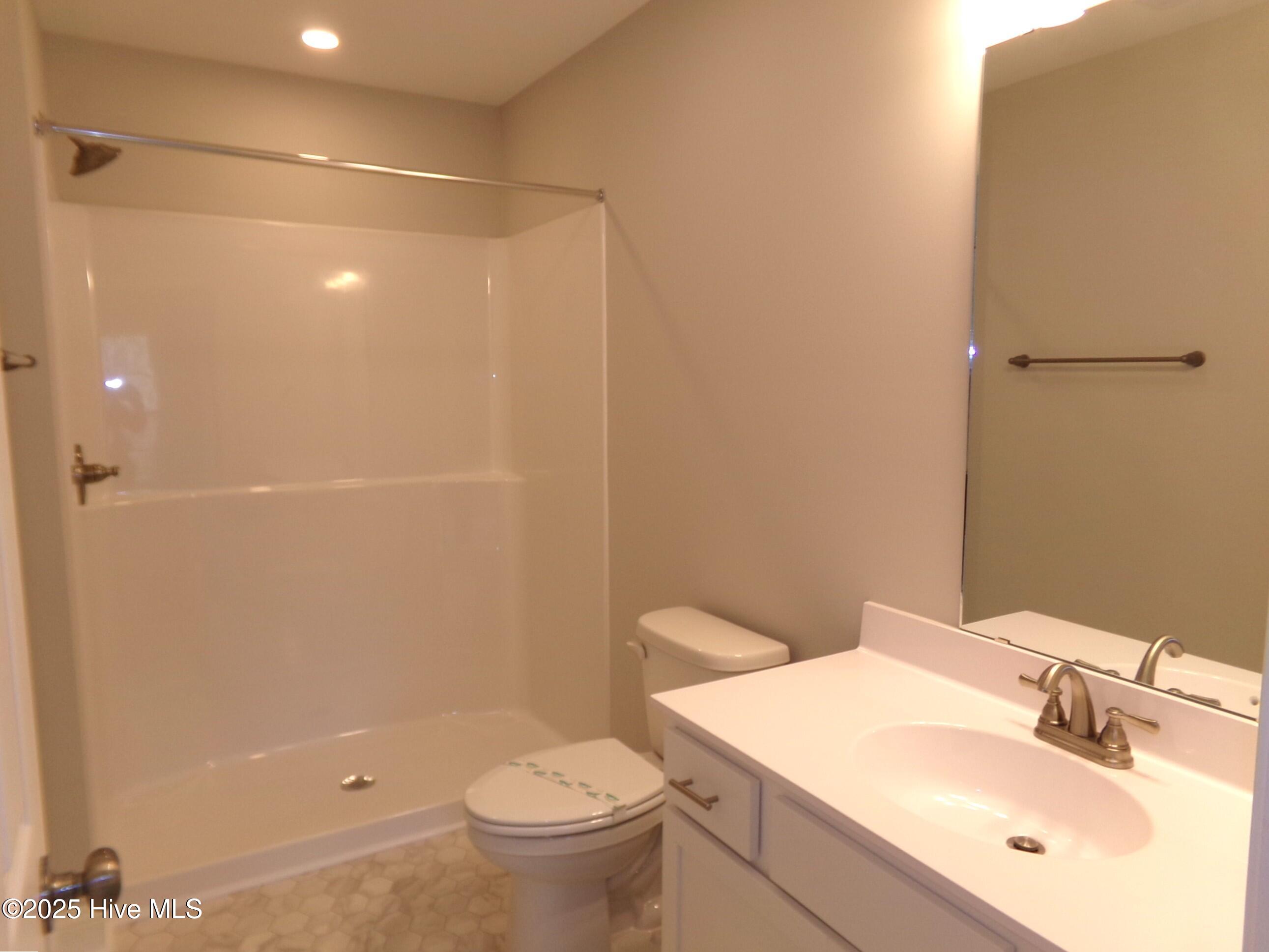 201 Loren Road Hubert, NC 28539 - Photo 22 of 29 upstairs bath 2