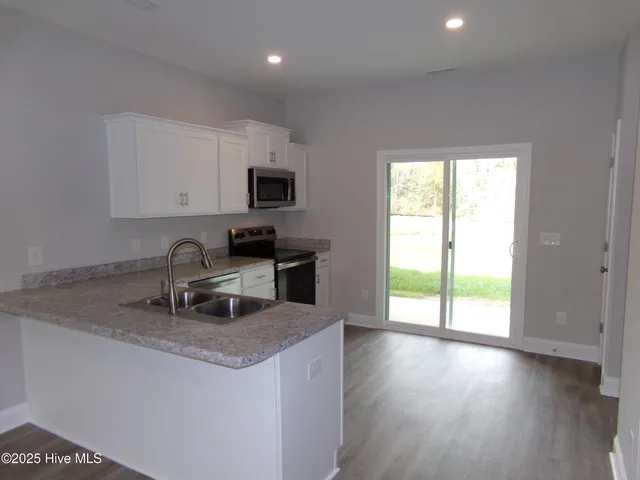 $1,555 | 201 Loren Road, Hubert, NC 28539