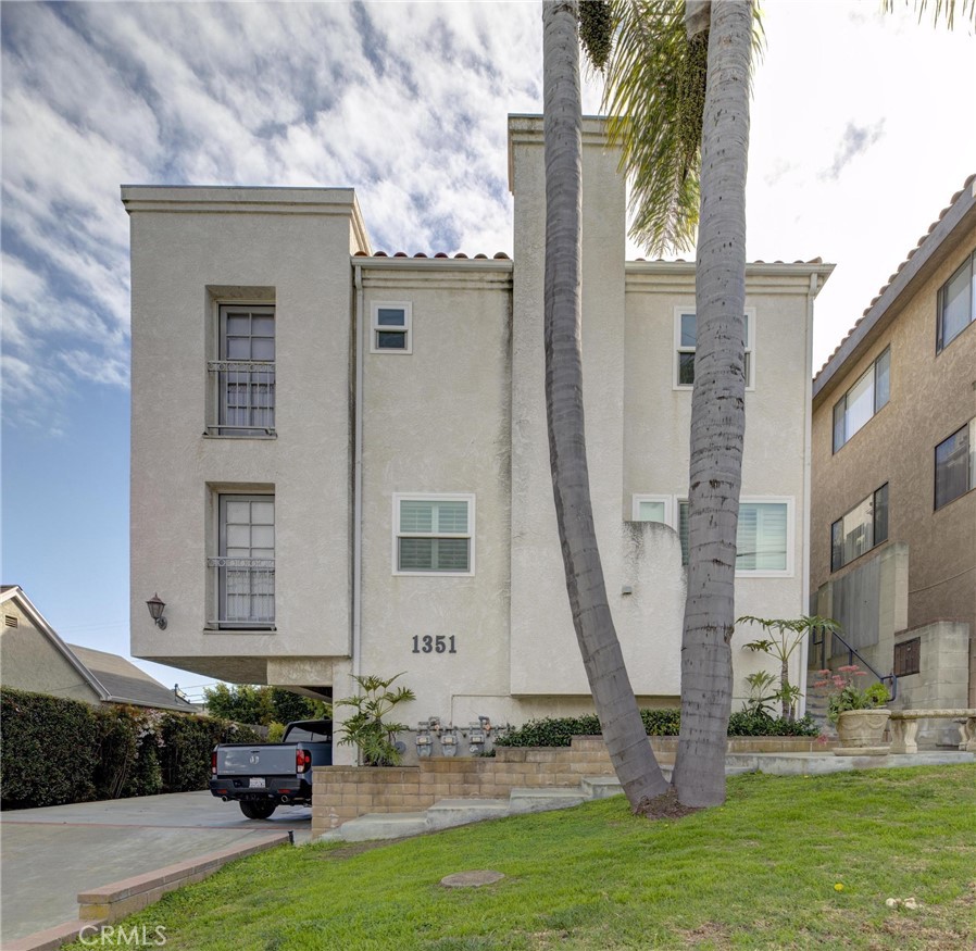 1351 West 7th St Unit 4  