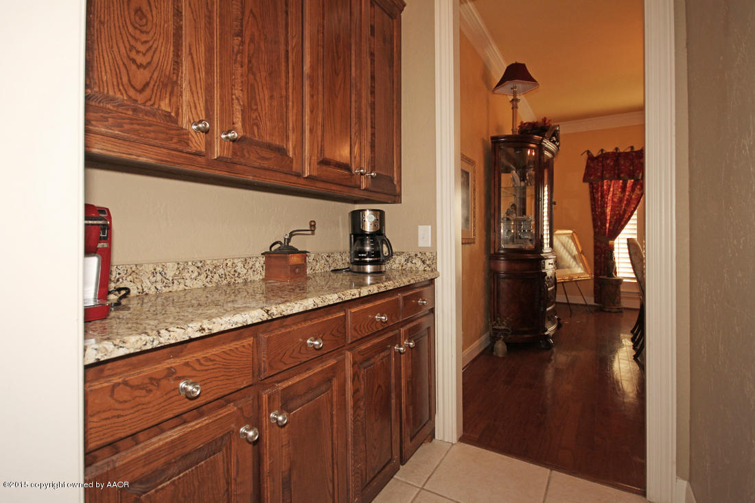 23 Cypress Point Amarillo, TX 79124 - Photo 15 of 47 Butlers Pantry