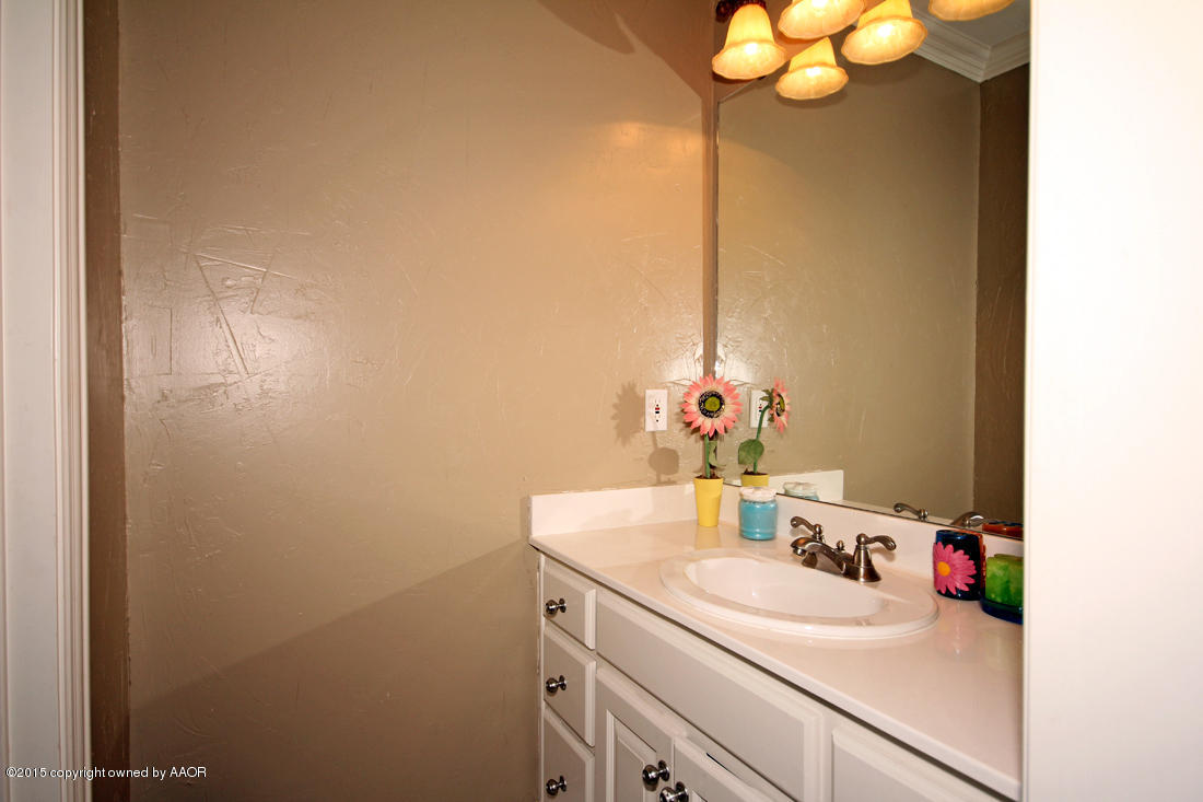 23 Cypress Point Amarillo, TX 79124 - Photo 33 of 47 3rd Bedroom Vanity