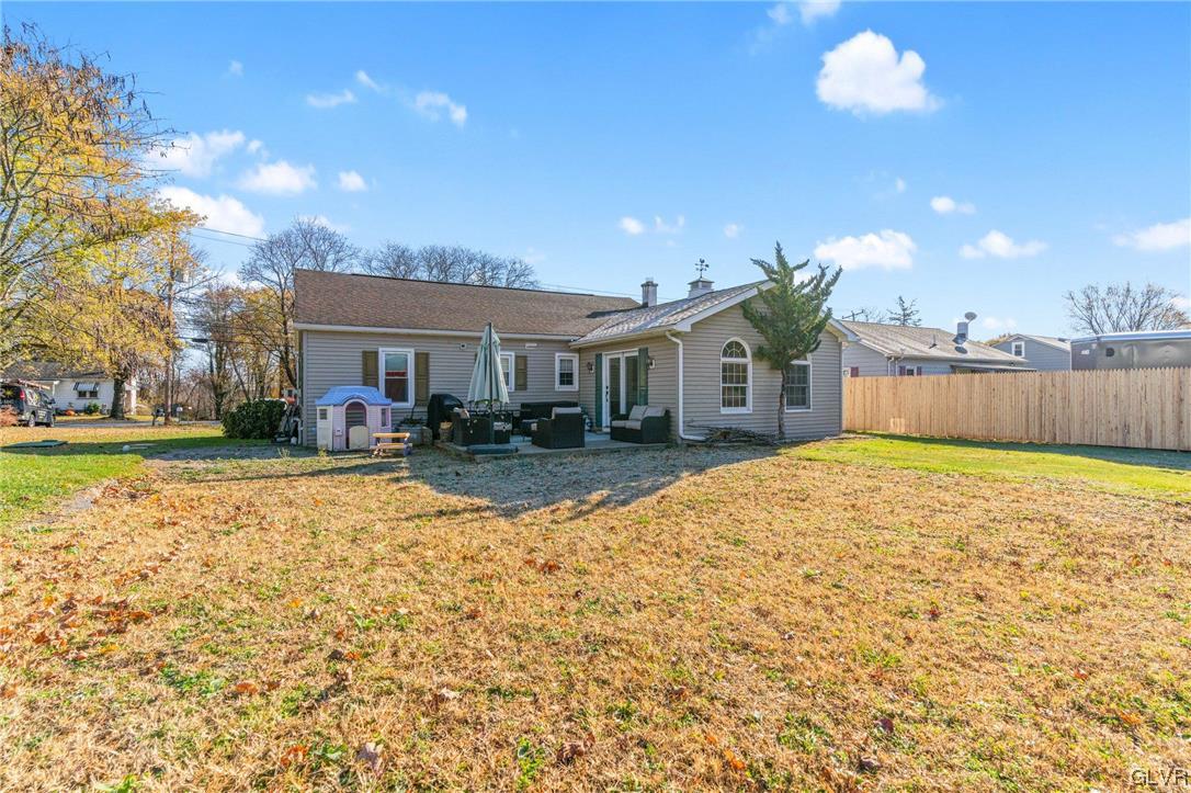 648 Locke Heights Road Bangor, PA 18013 - Photo 5 of 28 Gallery Image 5