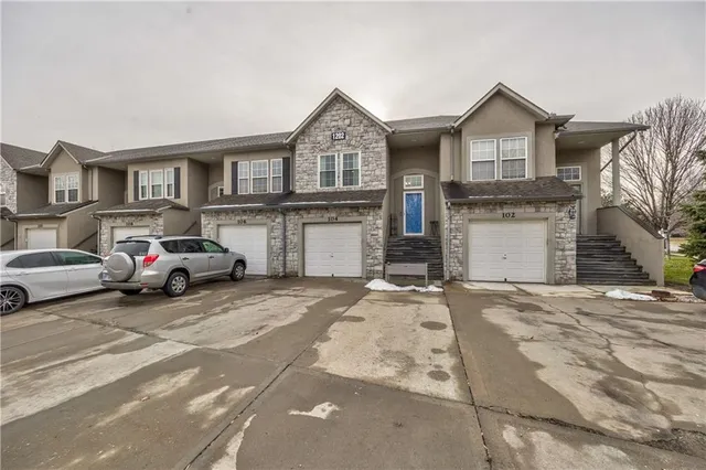 $245,000 | 1202 North Mart-way Drive, Unit 104, Olathe, KS 66061
