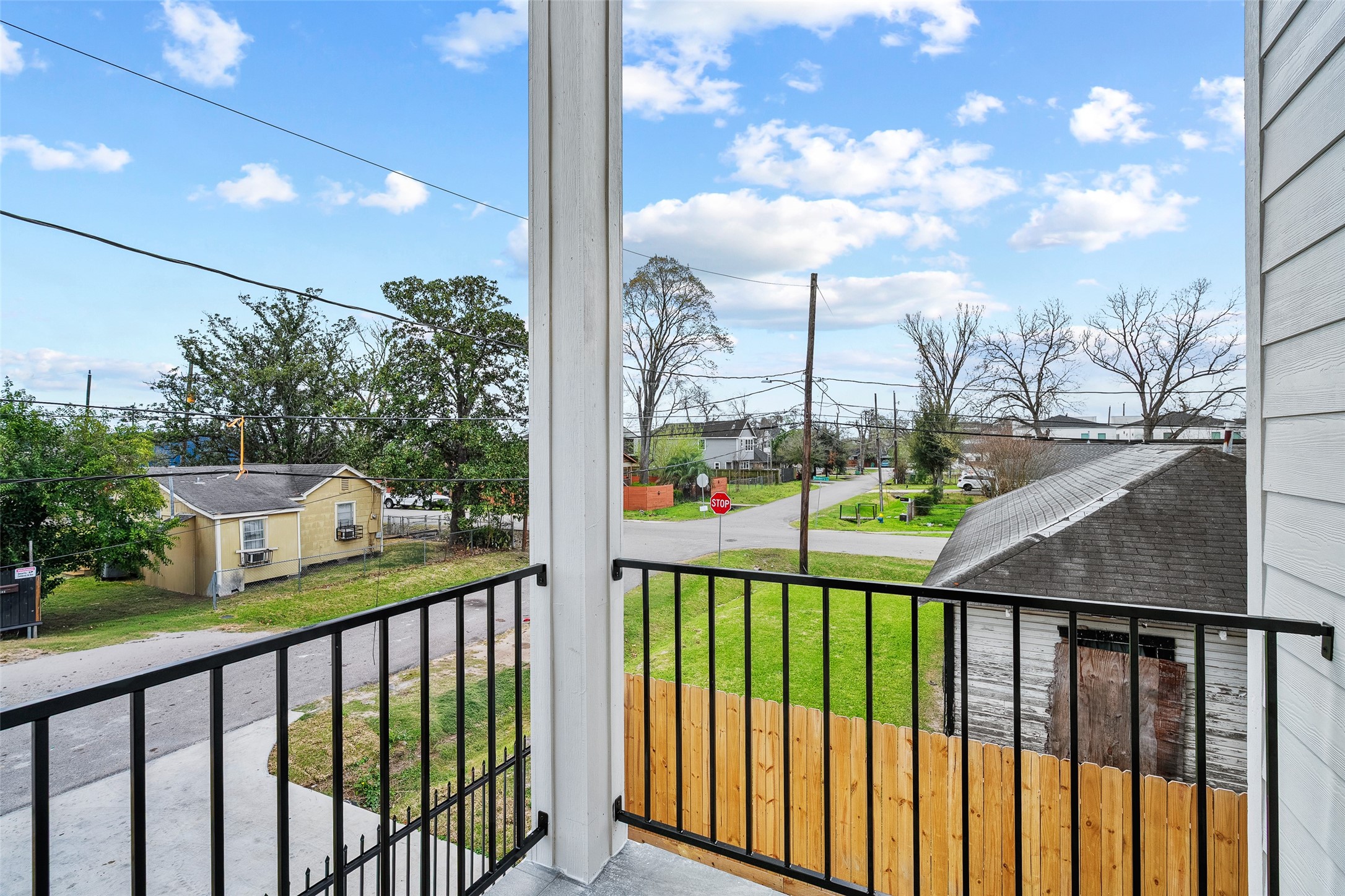 4209 Allston Street Houston, TX 77018 - Photo 17 of 31 a view of a balcony