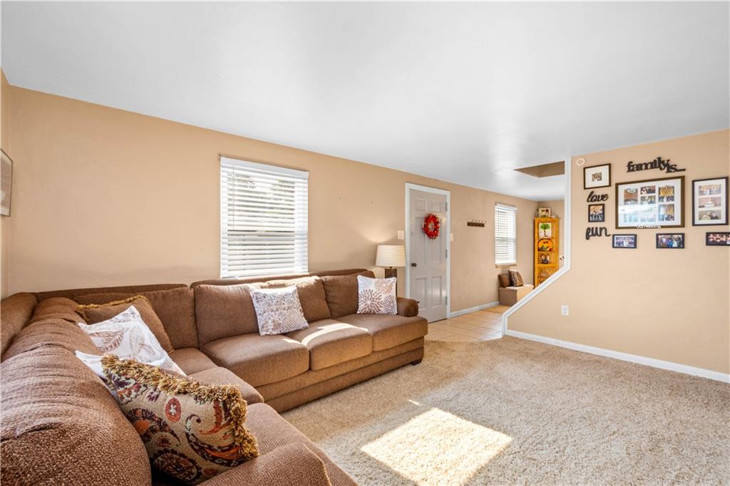 1021 Connor Road Pittsburgh, PA 15234 - Photo 5 of 25 Gallery Image 5
