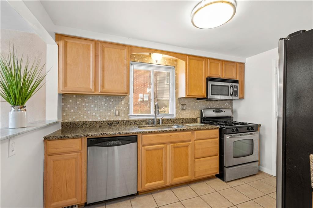 1021 Connor Road Pittsburgh, PA 15234 - Photo 8 of 25 Gallery Image 8