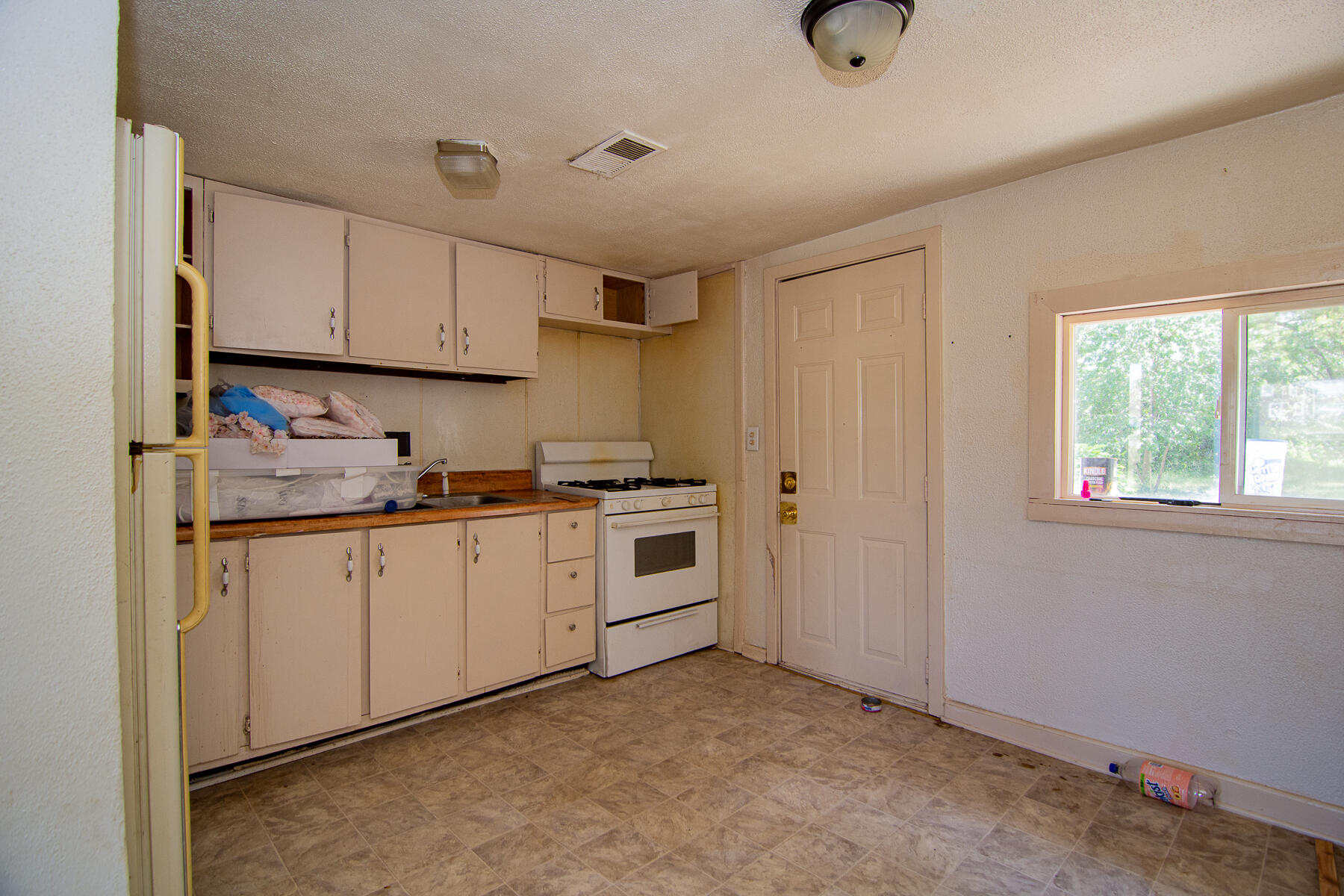 2814 Detroit Road Niles, MI 49120 - Photo 4 of 22 Detroit