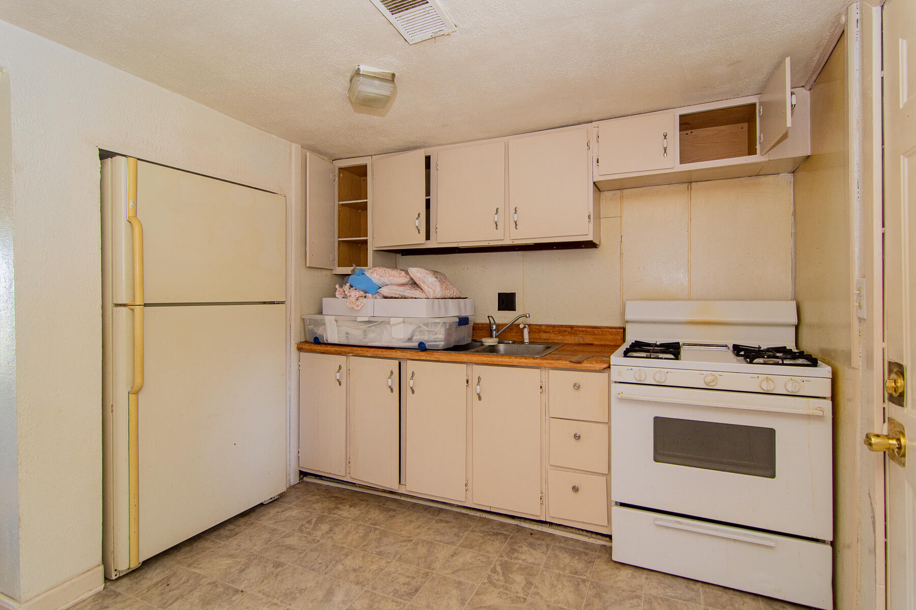 2814 Detroit Road Niles, MI 49120 - Photo 5 of 22 Detroit-2
