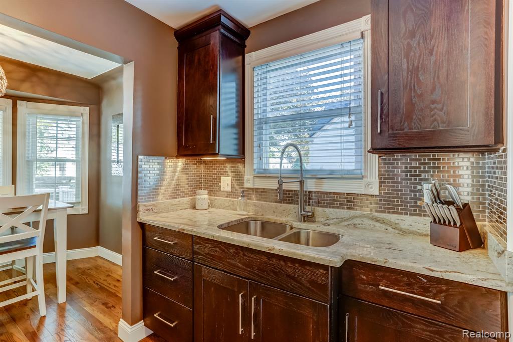2155 Columbia Road Berkley, MI 48072 - Photo 11 of 30