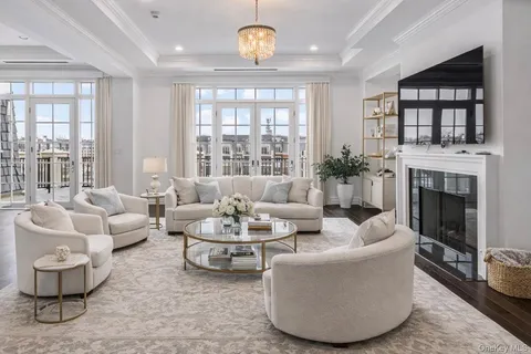 $4,698,000 | 3000 Royal Court, Unit 3308, New Hyde Park, NY 11040