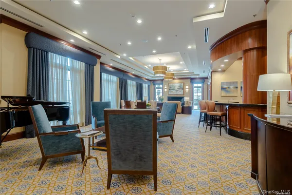 $4,698,000 | 3000 Royal Court, Unit 3308, North Hills, NY 11040