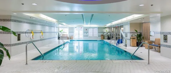 $4,698,000 | 3000 Royal Court, Unit 3308, North Hills, NY 11040