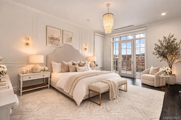 $4,698,000 | 3000 Royal Court, Unit 3308, North Hills, NY 11040