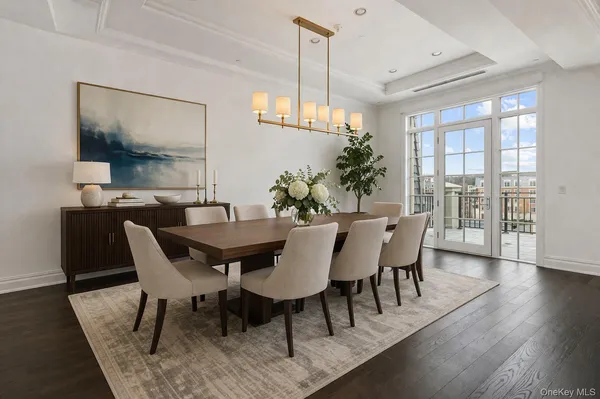 $4,698,000 | 3000 Royal Court, Unit 3308, North Hills, NY 11040