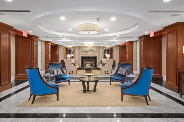 $4,698,000 | 3000 Royal Court, Unit 3308, North Hills, NY 11040