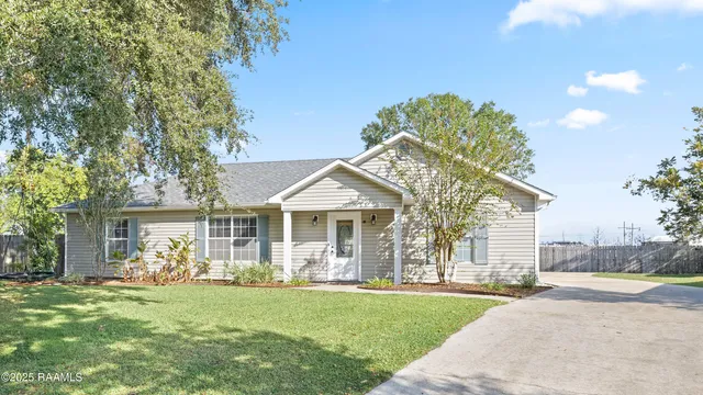 $209,000 | 1508 Parkwood Drive, New Iberia, LA 70560