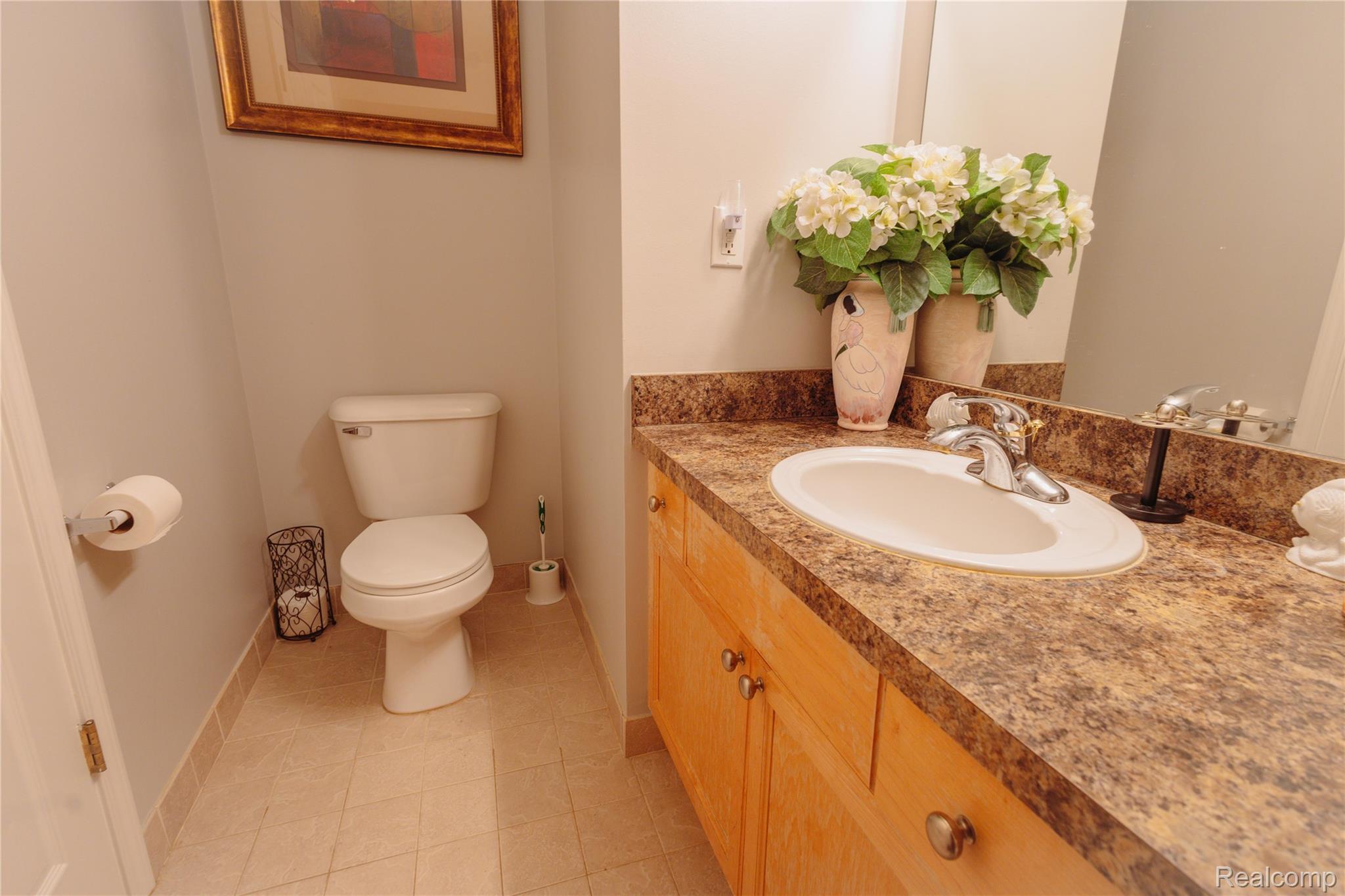 3581 Oakmonte Boulevard Rochester, MI 48306 - Photo 11 of 34