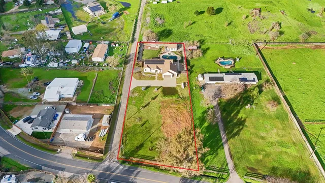 $799,000 | 25568 N Highway, Acampo, CA 95220