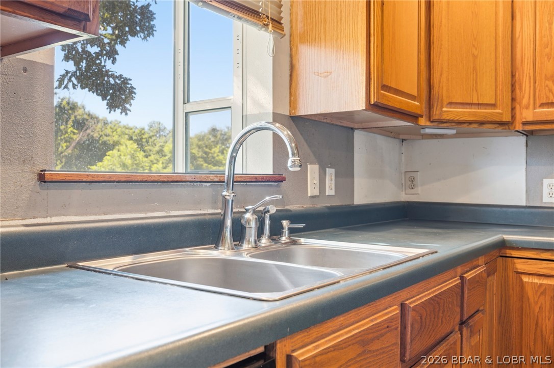 702 Doc Ridgeway Road Macks Creek, MO 65786 - Photo 15 of 56