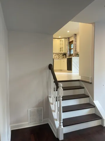 $540,000 | 1925 East Waverly Lane, Arlington Heights, IL 60004