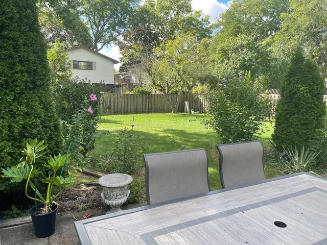 $540,000 | 1925 East Waverly Lane, Arlington Heights, IL 60004