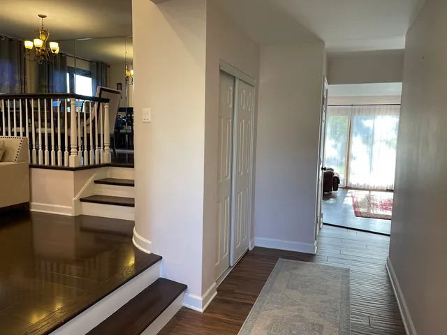 $540,000 | 1925 East Waverly Lane, Arlington Heights, IL 60004