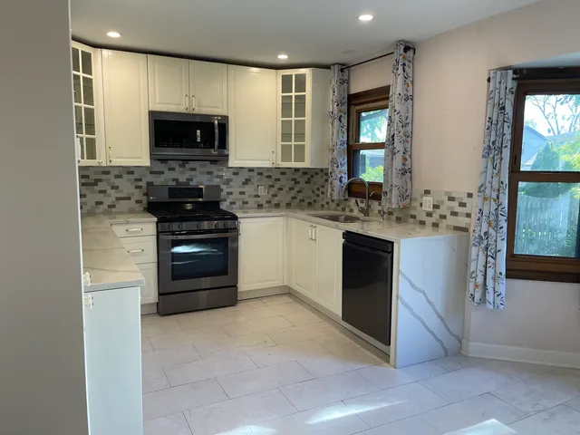 $540,000 | 1925 East Waverly Lane, Arlington Heights, IL 60004