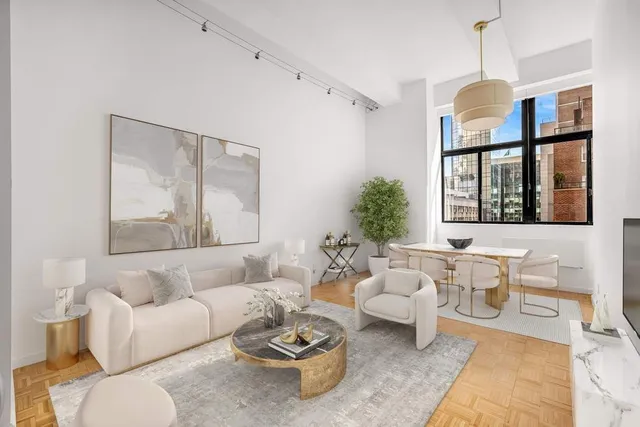 $829,000 | 310 East 46th Street, Unit 8L | Midtown East