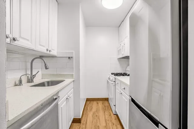 $829,000 | 310 East 46th Street, Unit 8L | Midtown East