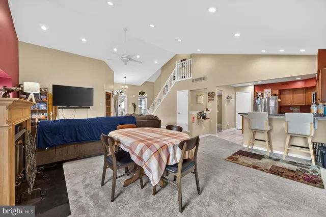 $475,000 | 44 Brook Drive, Burlington, NJ 08016