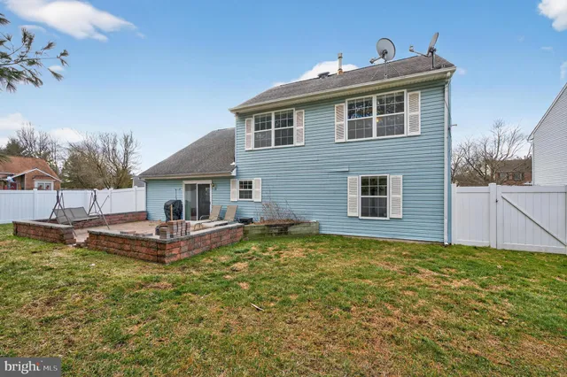 $475,000 | 44 Brook Drive, Burlington, NJ 08016